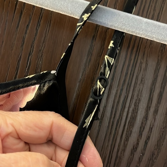 Colesce Couture 2pc. Silky black floral nightgown set. Robe and nightgown. Lg - Picture 7 of 11